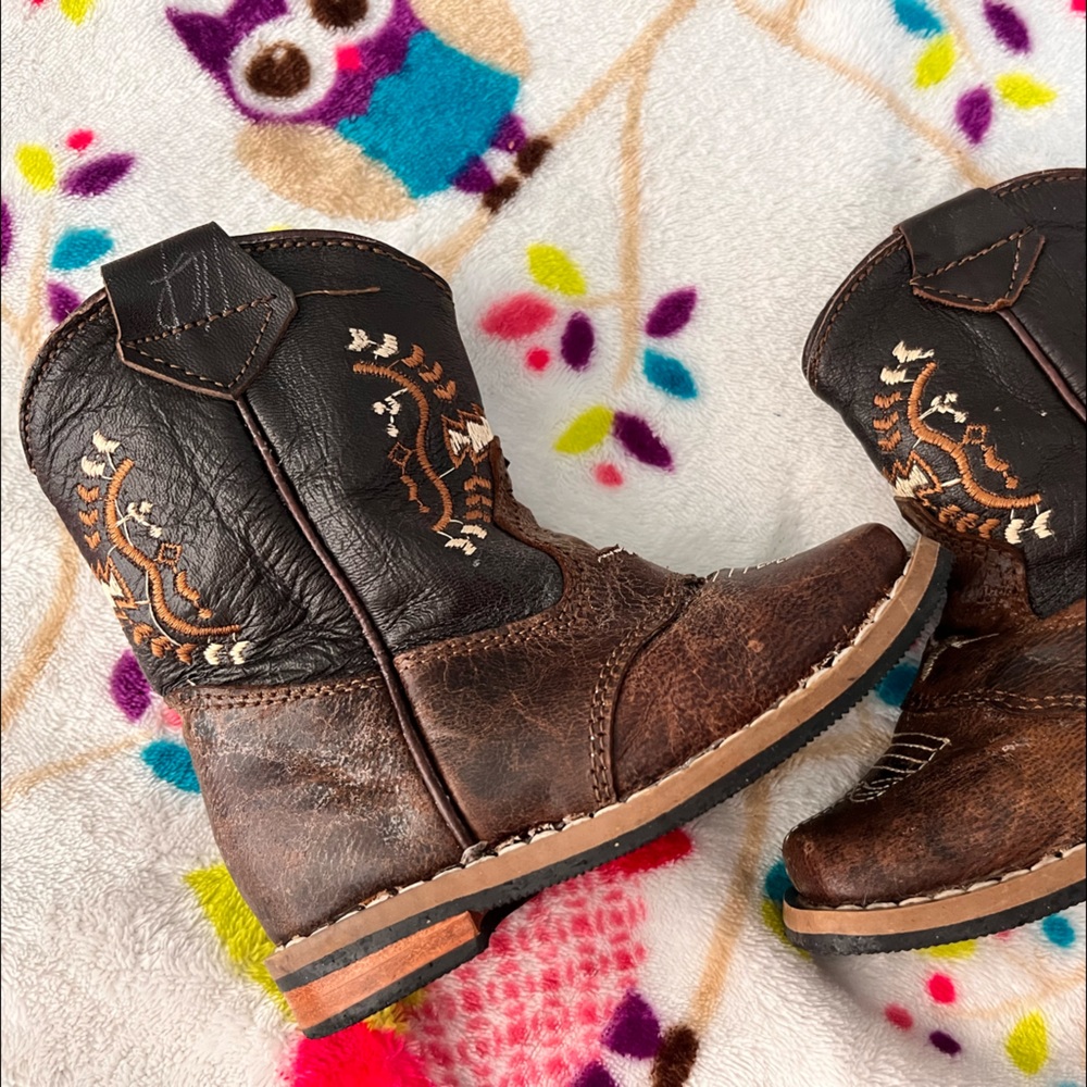 Boots in good condition